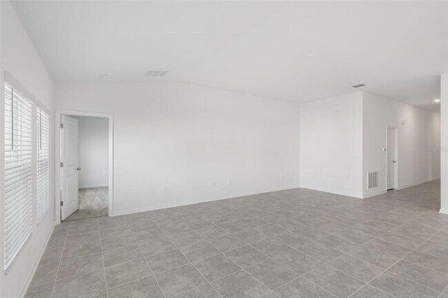 Building Photo - 4980 Worchester Dr
