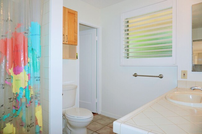 Building Photo - Spacious, Pet Friendly House Near Kailua B...