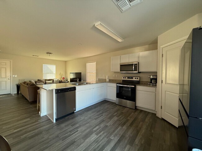 Building Photo - 4 BR 2 Story FURNISHED Home near Colorado River "River's Edge" Neighborhood