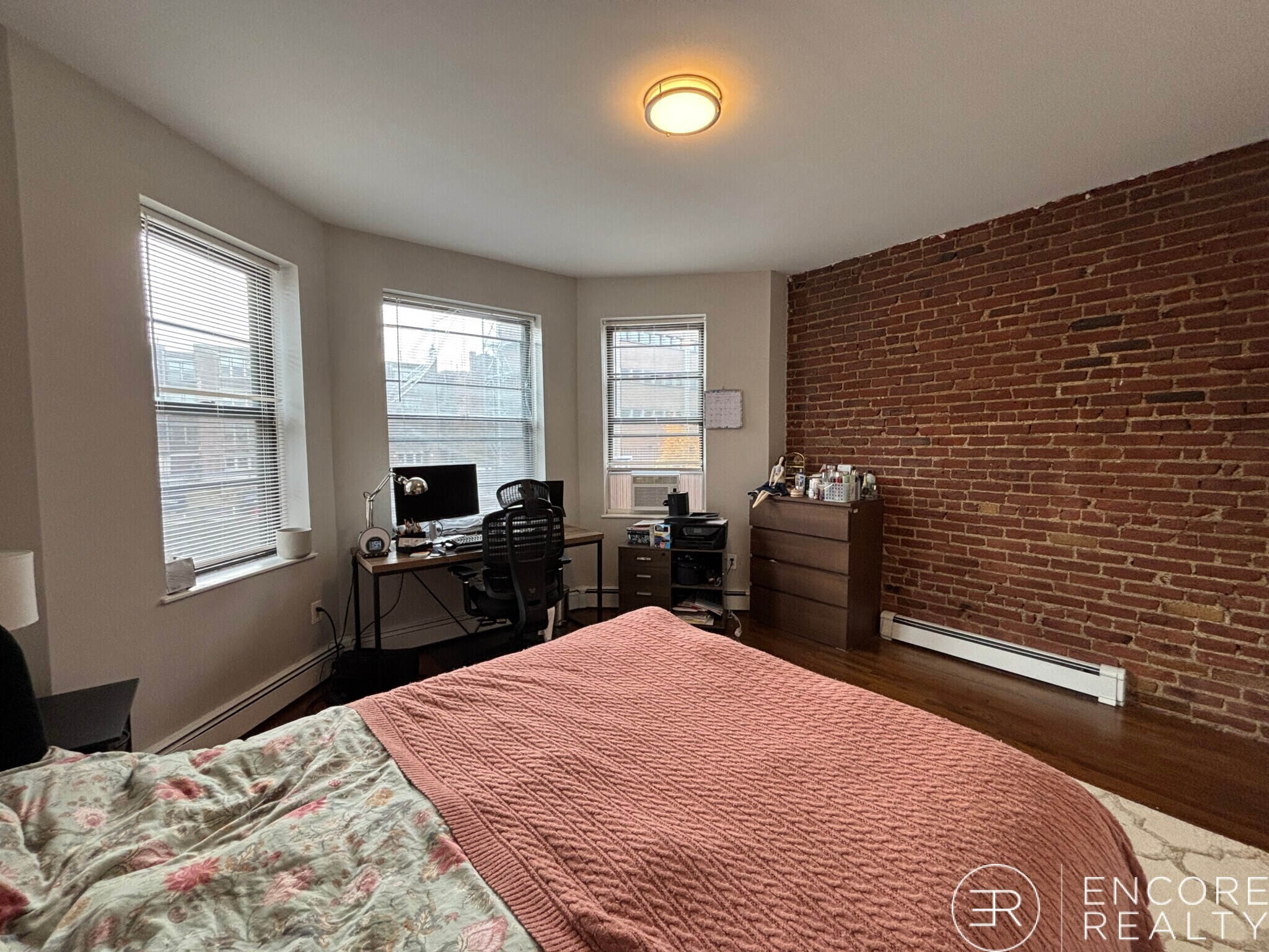 Building Photo - 17 Stearns Rd