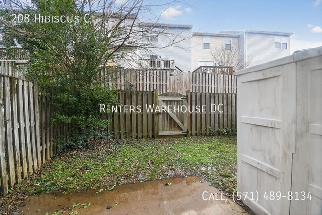 Building Photo - 208 Hibiscus Ct