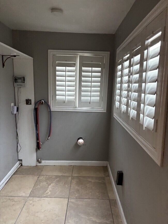 Building Photo - Adorable 2-bedroom, 1-bath cozy home in the heart of Modesto