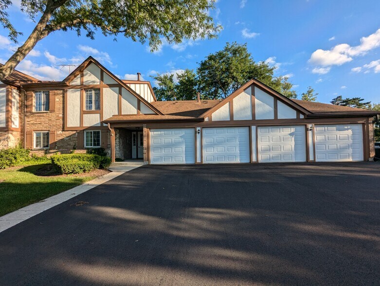 Primary Photo - 245 Memory Ln
