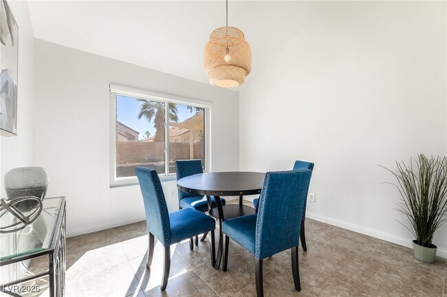 Building Photo - 2717 Lovington Dr