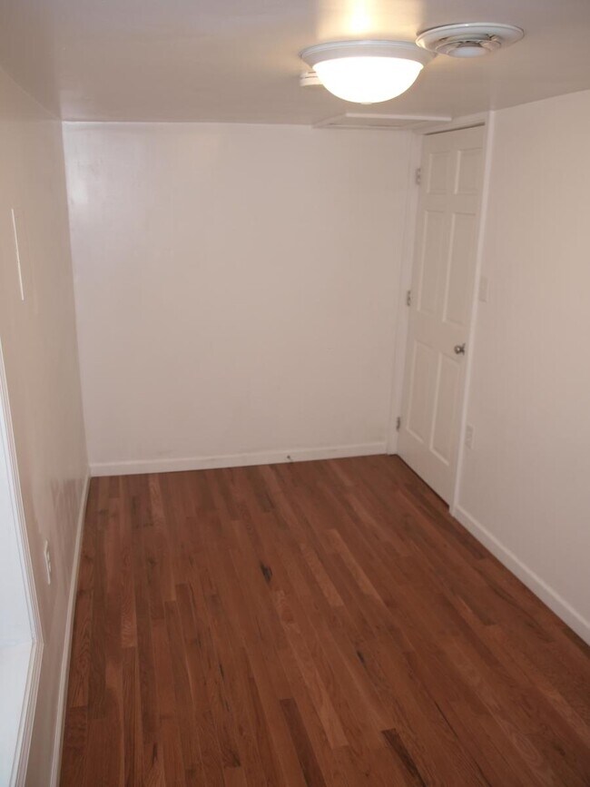 Building Photo - 1914 N 11th St