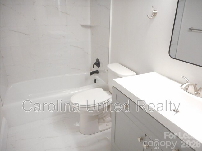 Building Photo - 7556 Thorncliff Dr