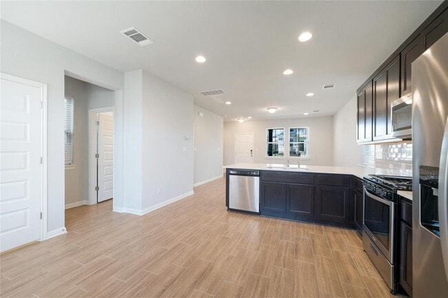 Building Photo - 2045 Arendale Dr