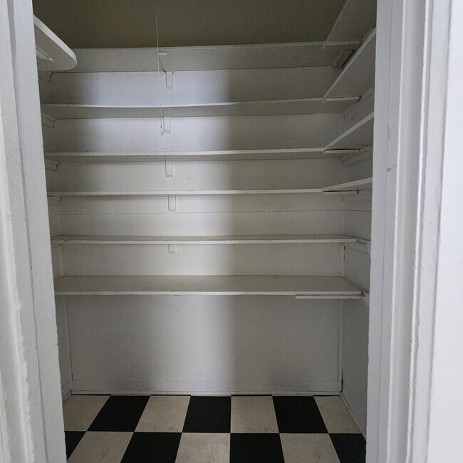 Building Photo - 1222 N Campbell Ave