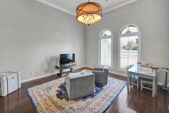 Building Photo - 5 Muirfield Dr