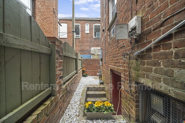 Building Photo - 2522 Floyd Ave