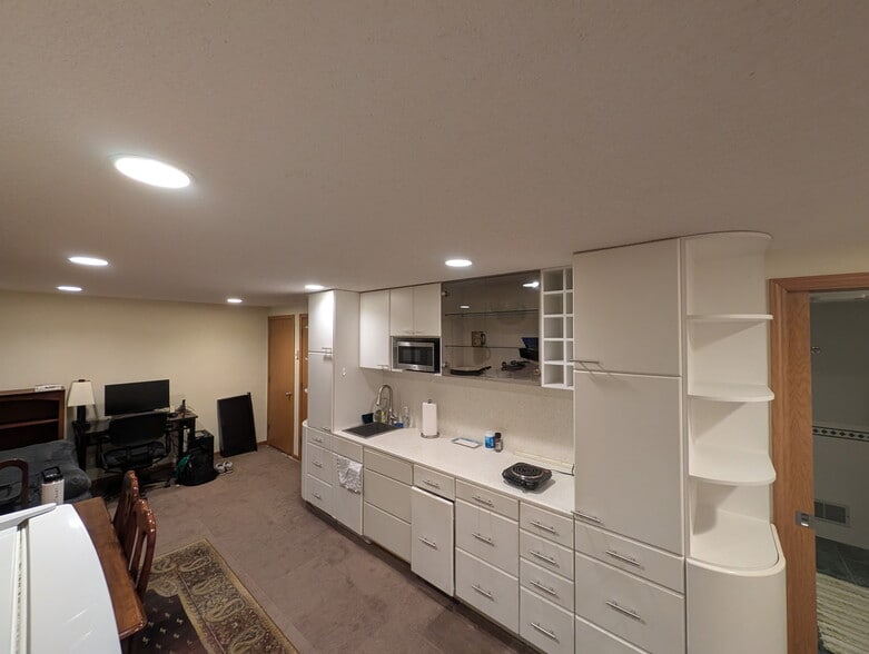 built in custom cabinetry - 924 Dartmouth Pl SE