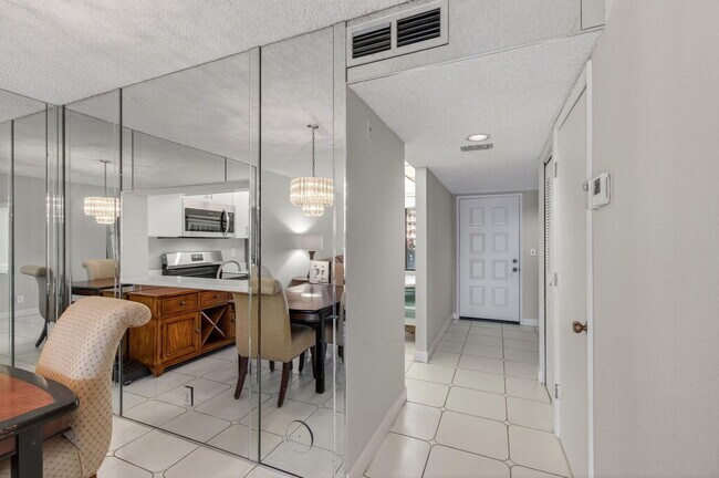 Building Photo - 7340 Amberly Ln