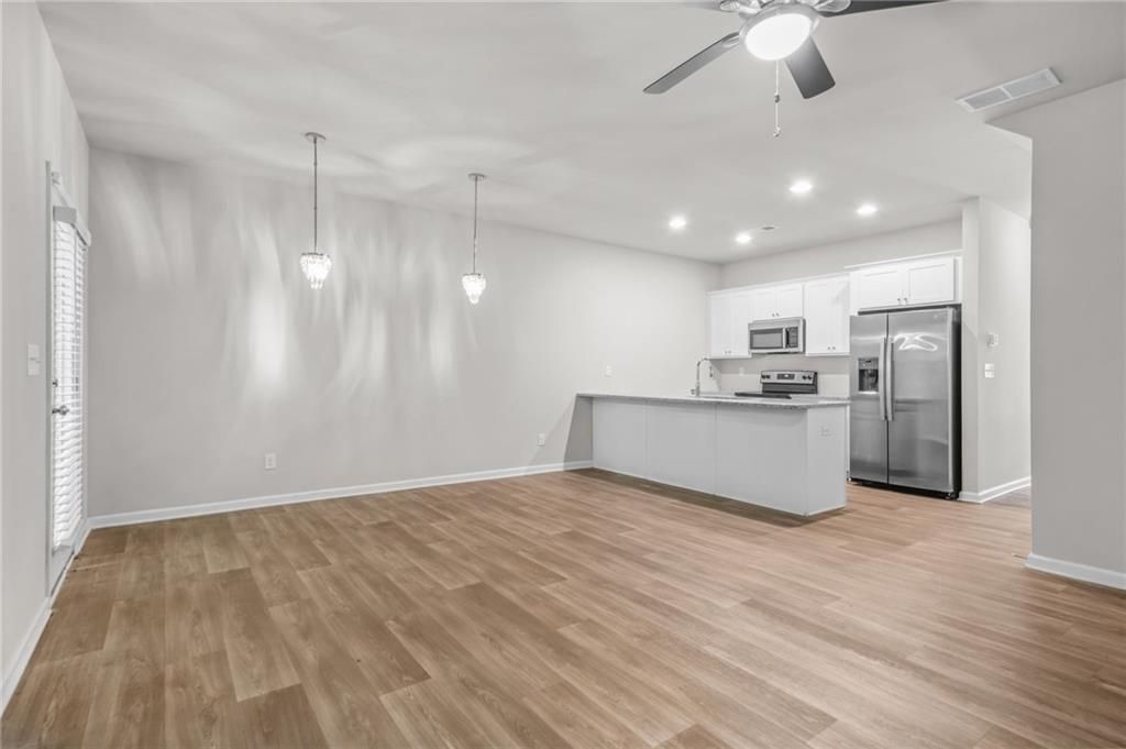 Building Photo - 3181 Meadowstone Ln SW