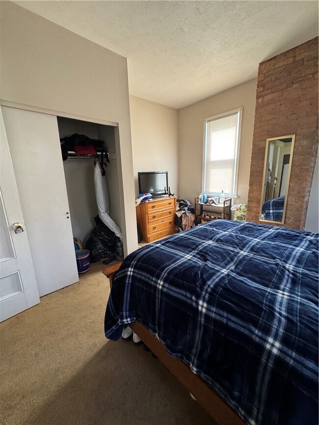 Building Photo - 70 Alexander St