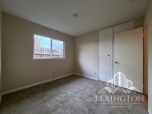 Building Photo - Beautifully Updated, 3BD/2BA Home in Larchmont Sunriver, off Sunrise Blvd. and Coloma Rd.