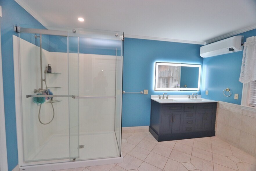 Building Photo - 21 Longmeadow Dr