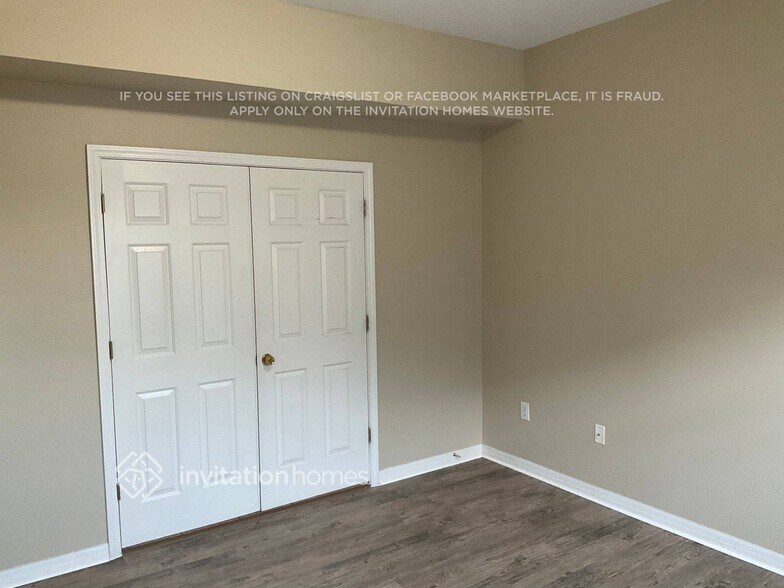 Building Photo - 2711 Queen Alberta Dr