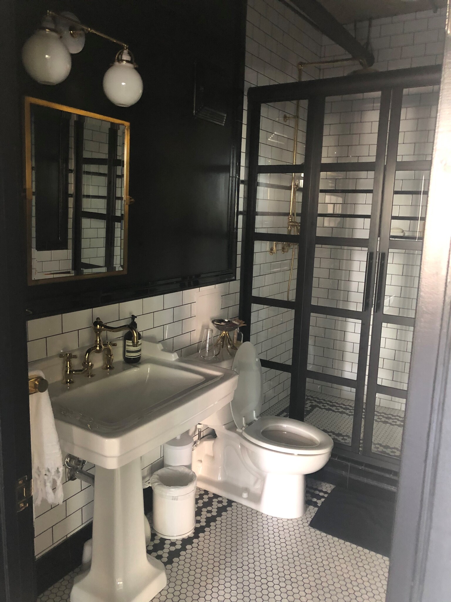 Guest bath - 600 W 9th St