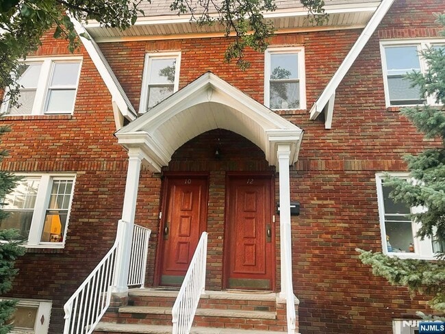 Primary Photo - 10-12-12 Morton Pl