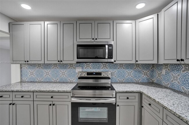 Building Photo - 3800 SW 58th Terrace