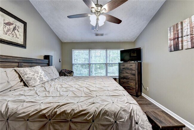 Building Photo - 3680 Oak Park Dr