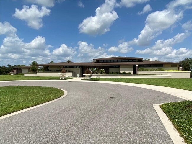 Building Photo - 8019 Glenlloyd Ave