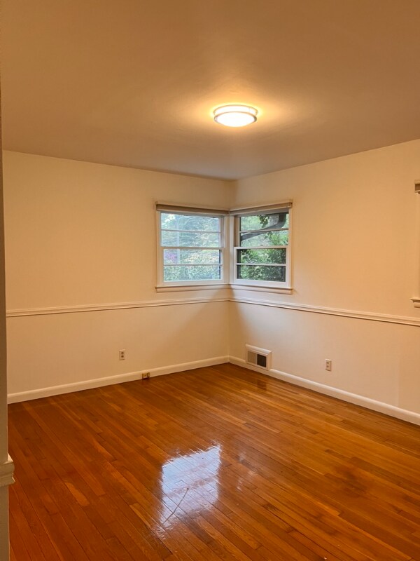 Building Photo - 2733 Redding Rd NE