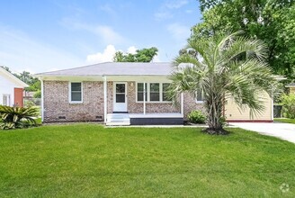 Building Photo - Beautiful Brick Ranch in Goose Creek