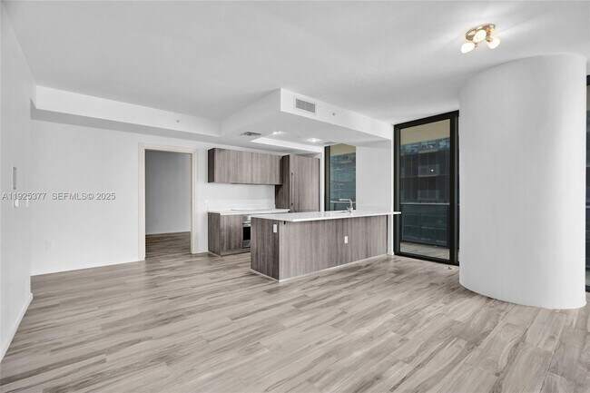 Building Photo - 801 S Miami Ave