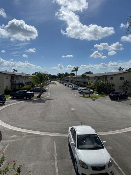 Building Photo - 7355 NW 5th Pl