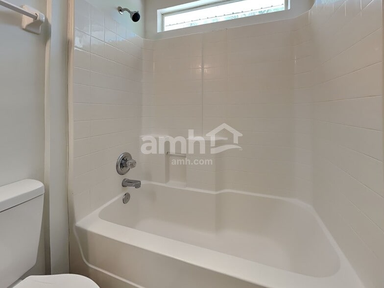 Building Photo - 11127 Lauren Oak Ln