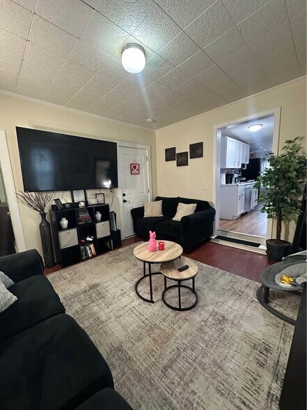 Building Photo - 2 Prospect St