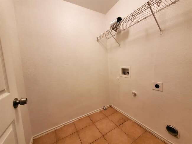 Building Photo - 17909 Maxa Dr