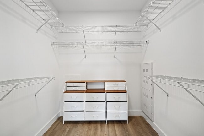 Building Photo - 72 S Essex Ave