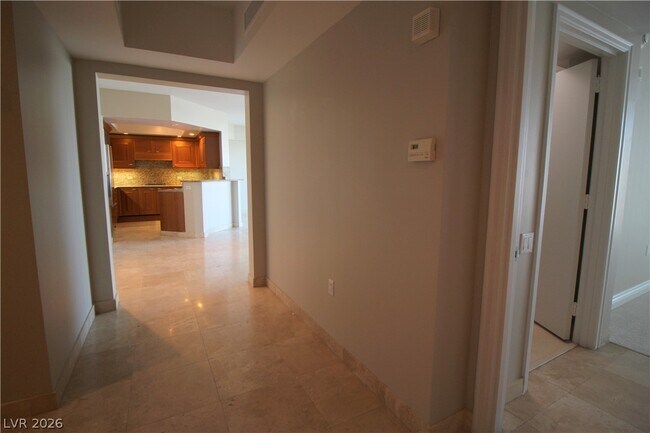 Building Photo - 2777 Paradise Rd