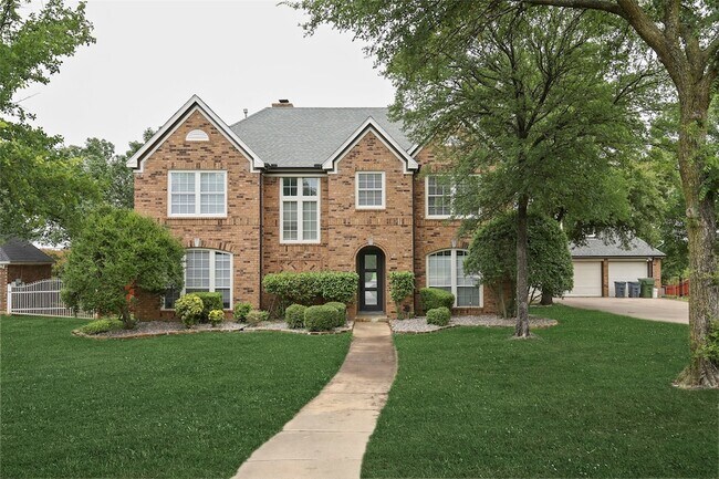 Building Photo - 545 Oak Hill Dr