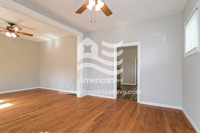 Building Photo - 4047 Schiller Pl