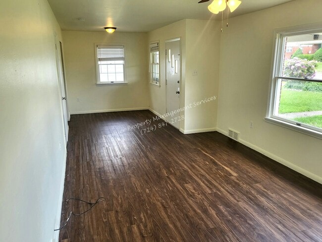Building Photo - 136 Sawyer Dr