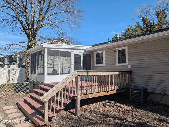 Building Photo - 73 S Shore Dr