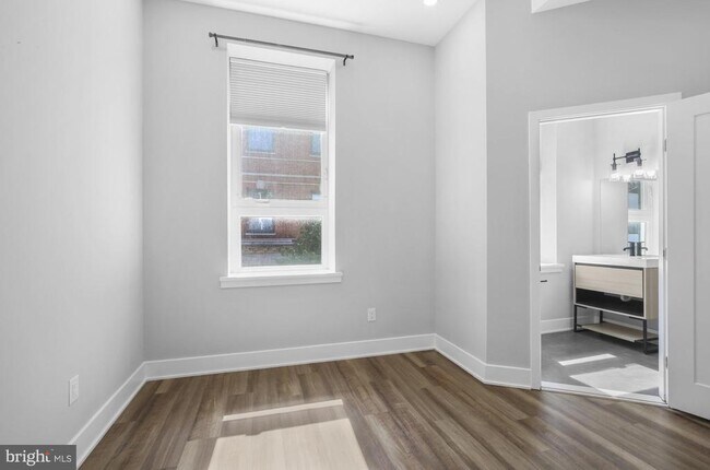 Building Photo - 910 N 17th St