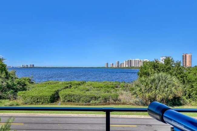 Building Photo - 1161 Pine Point Rd