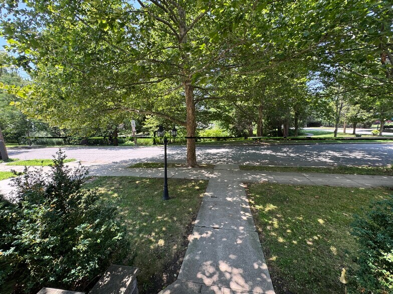Building Photo - 653 Pleasant Valley Pky