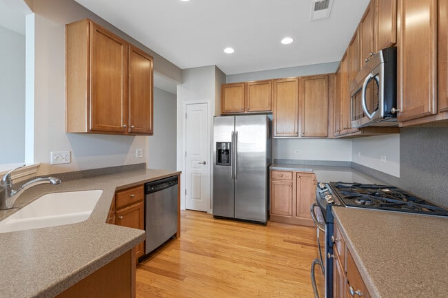 Building Photo - 13260 Red Alder Ave