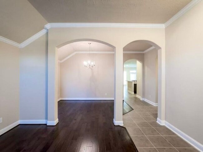 Building Photo - 25915 S Lakefair Dr