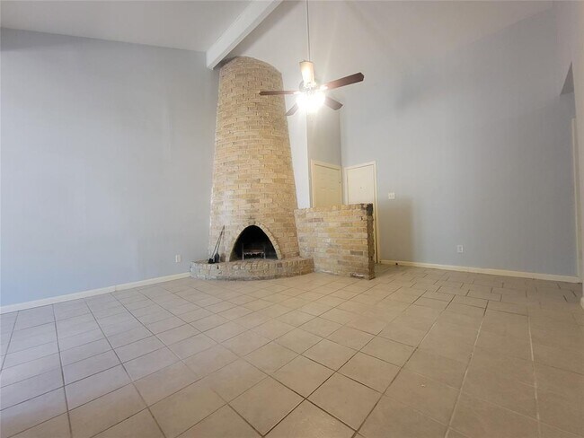 Building Photo - 1304 Glenda Dr