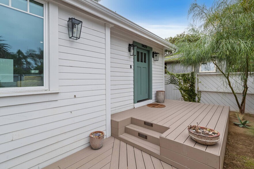 Building Photo - 1425 Cabrillo Ave