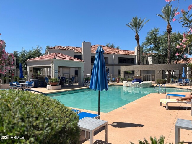 Building Photo - 11375 E Sahuaro Dr