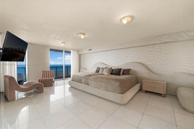 Building Photo - 5801 Collins Ave