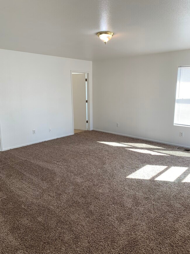 Building Photo - 1118 Solstice Ave