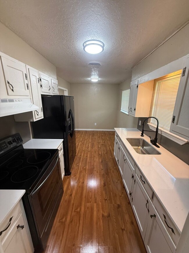 Building Photo - Charming Home in Norman